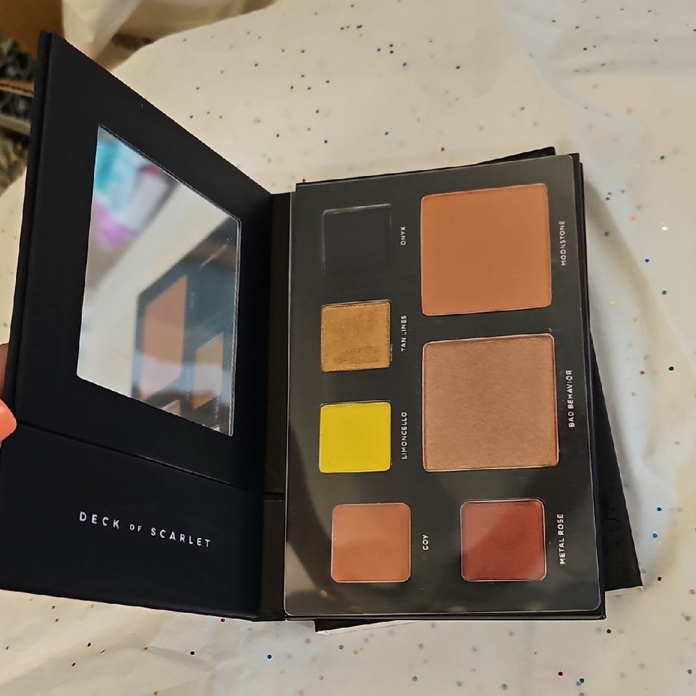 Deck Of Scarlet Makeup Palette with Yellow and Gold Shades